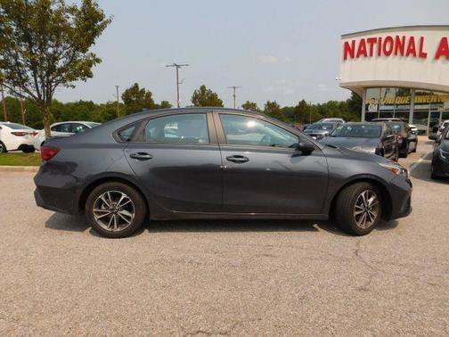 Used 2023 Kia Forte LXS w/ LXS Technology Package FWD image 5