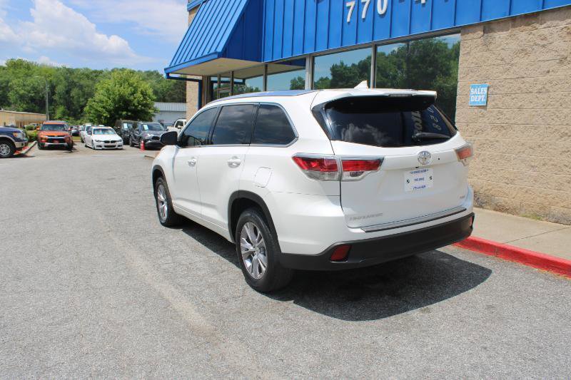 Used 2015 Toyota Highlander XLE FWD image 4