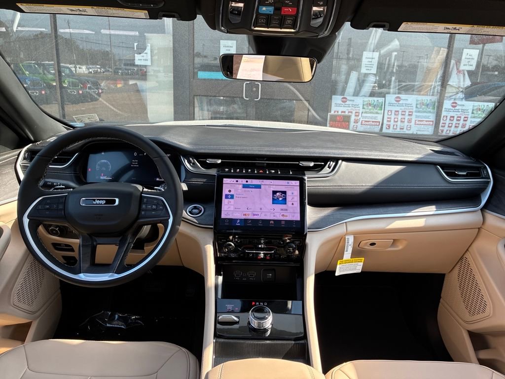 New 2025 Jeep Grand Cherokee Limited image 10