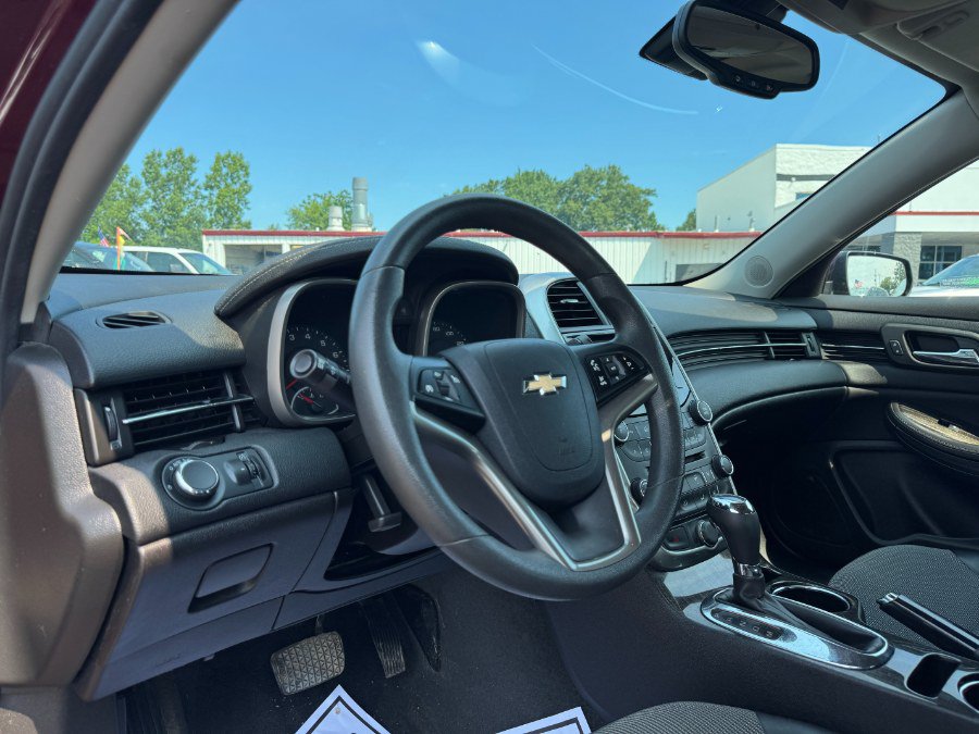 Used 2015 Chevrolet Malibu LT FWD image 14