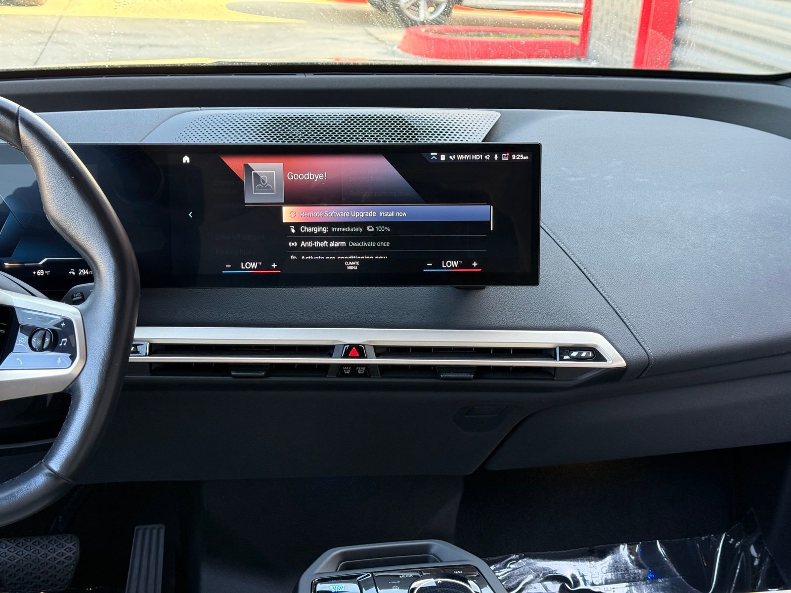 Used 2023 BMW iX xDrive50 w/ Sport Package image 25