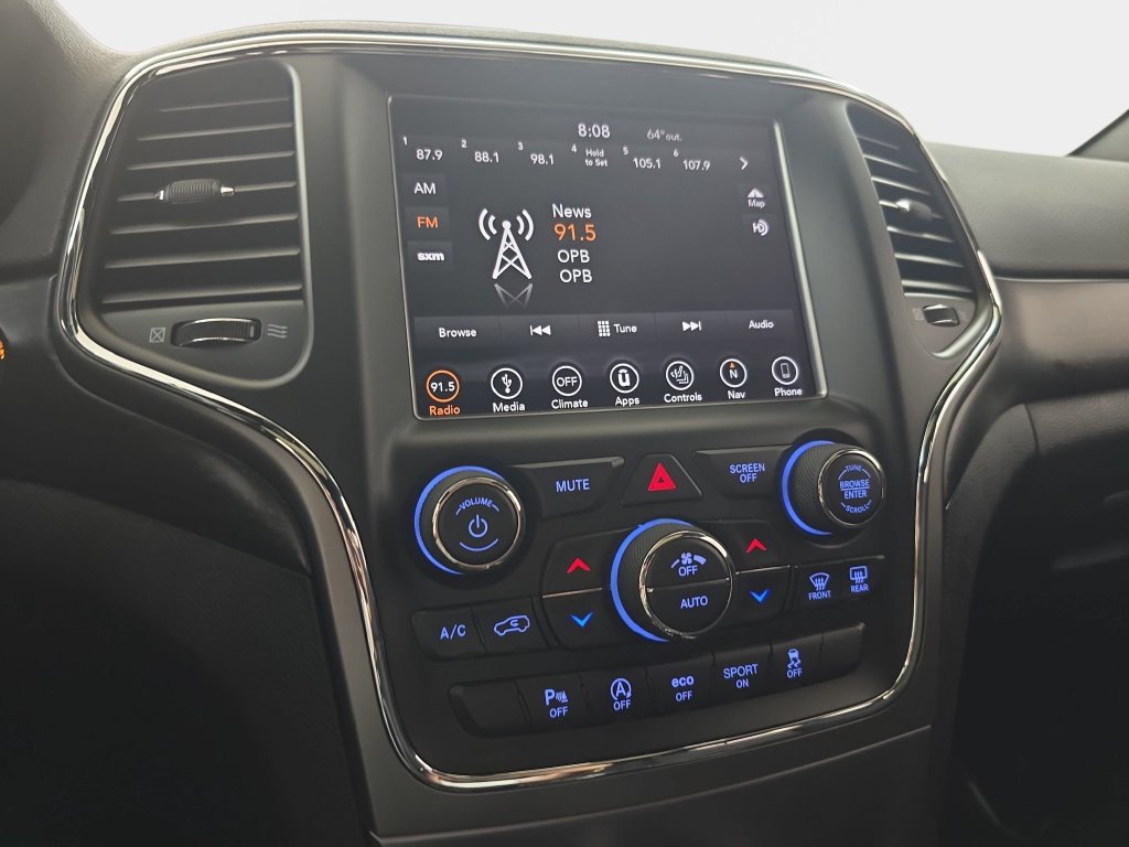 Used 2018 Jeep Grand Cherokee Laredo AWD/4WD image 24