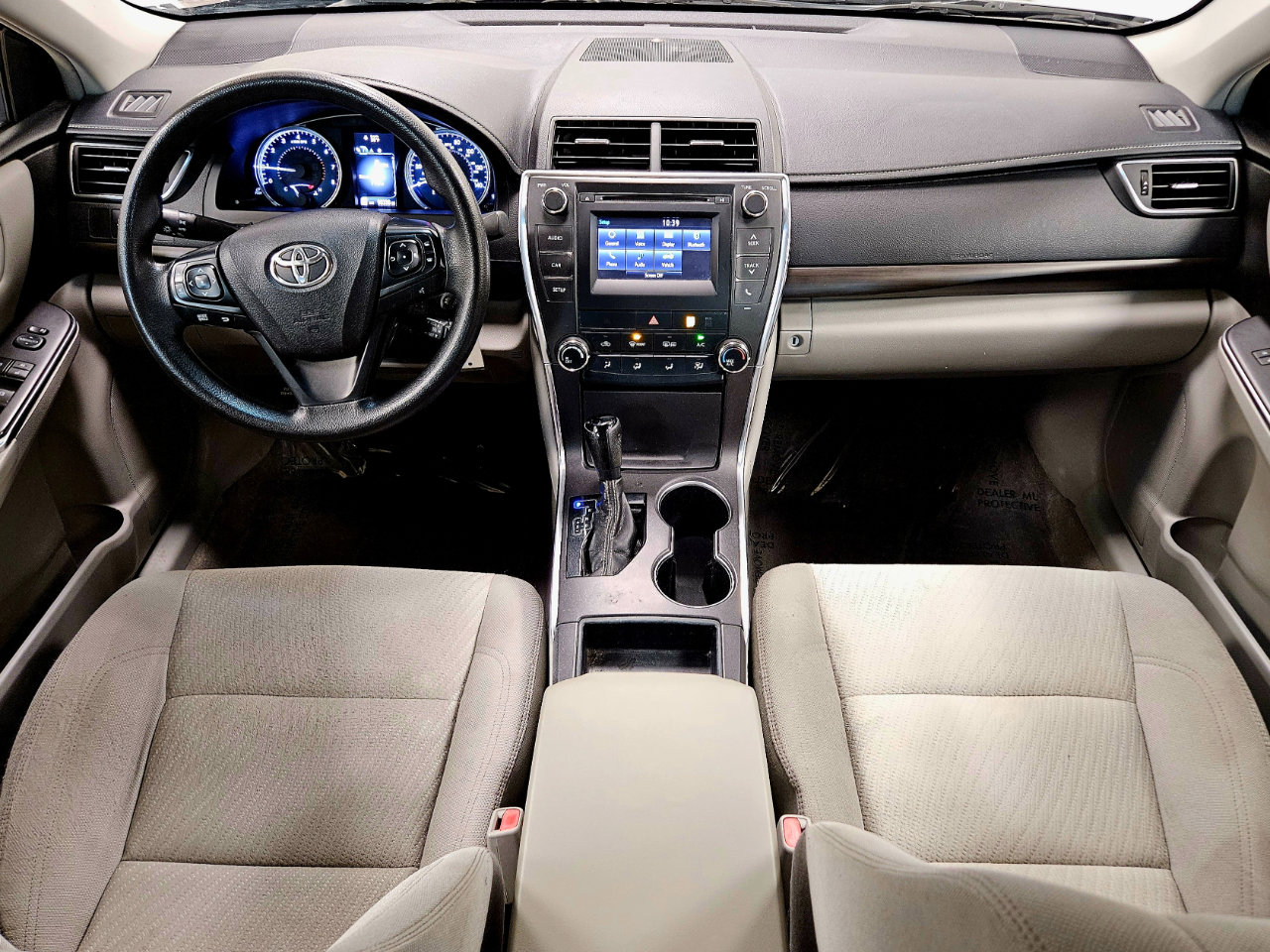 Used 2017 Toyota Camry LE image 24