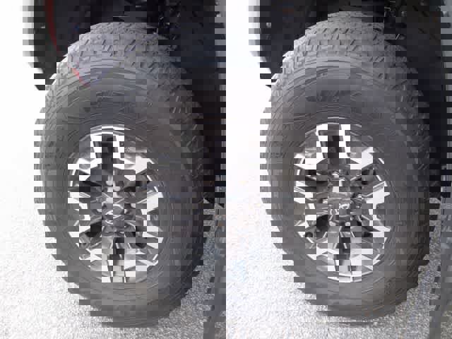 Used 2021 Toyota Tacoma TRD Off-Road w/ Technology Package image 38