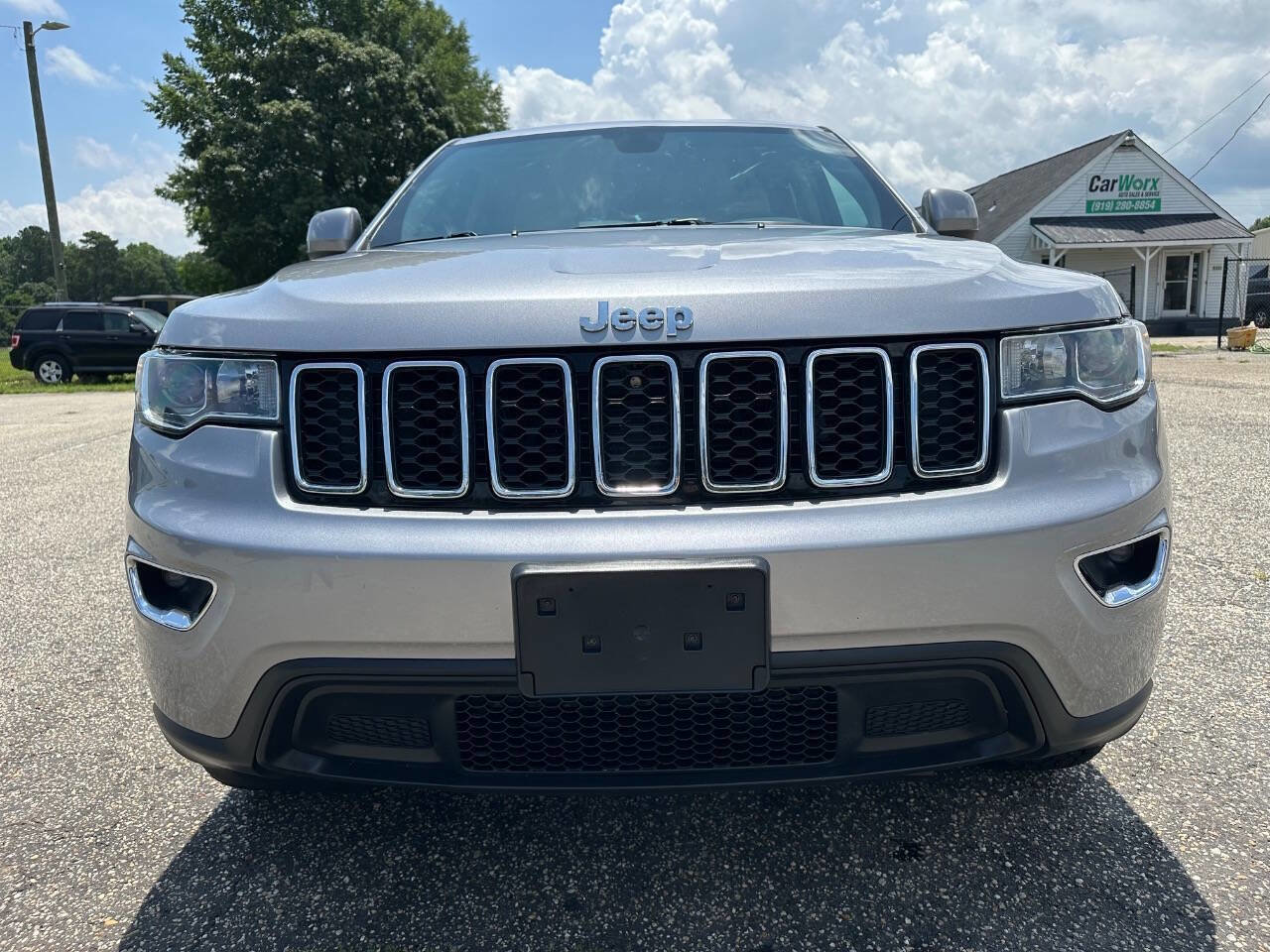 Used 2019 Jeep Grand Cherokee Laredo image 8