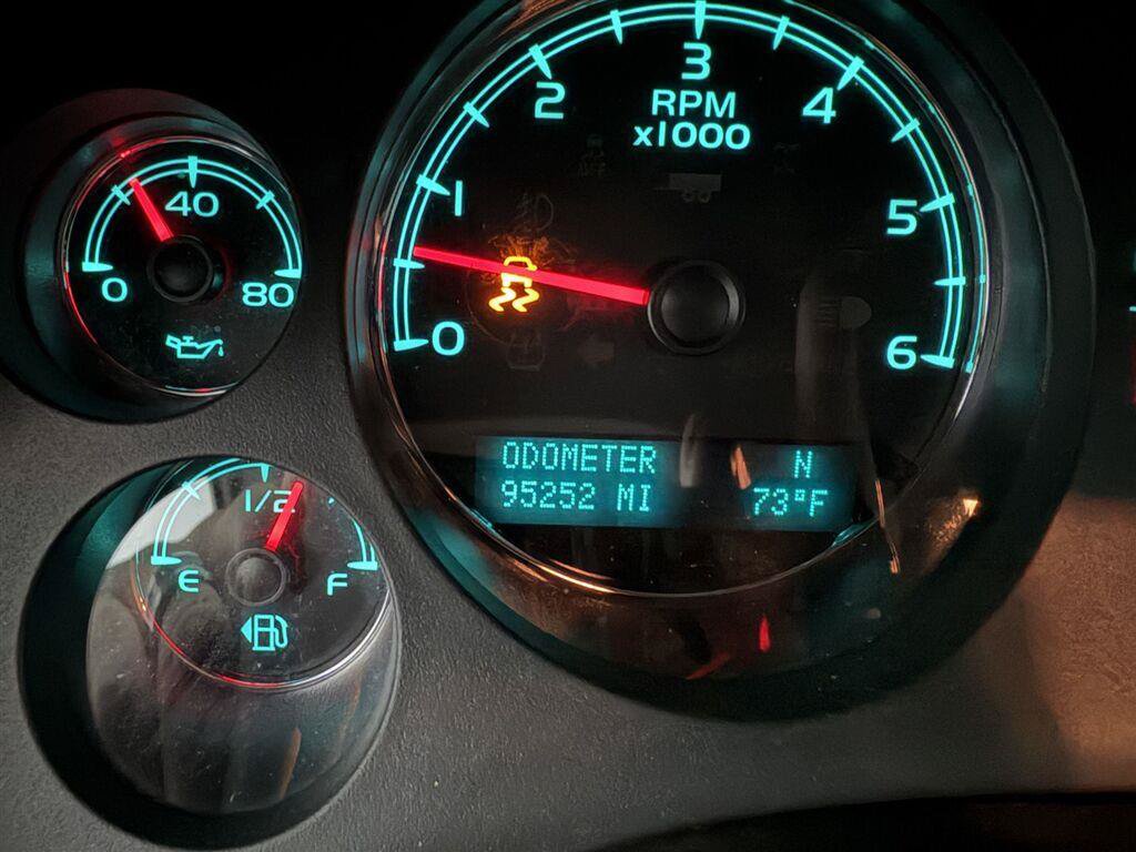 Used 2012 Chevrolet Avalanche LTZ AWD/4WD image 6