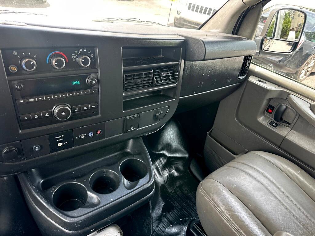 Used 2015 Chevrolet Express 3500 LS image 40