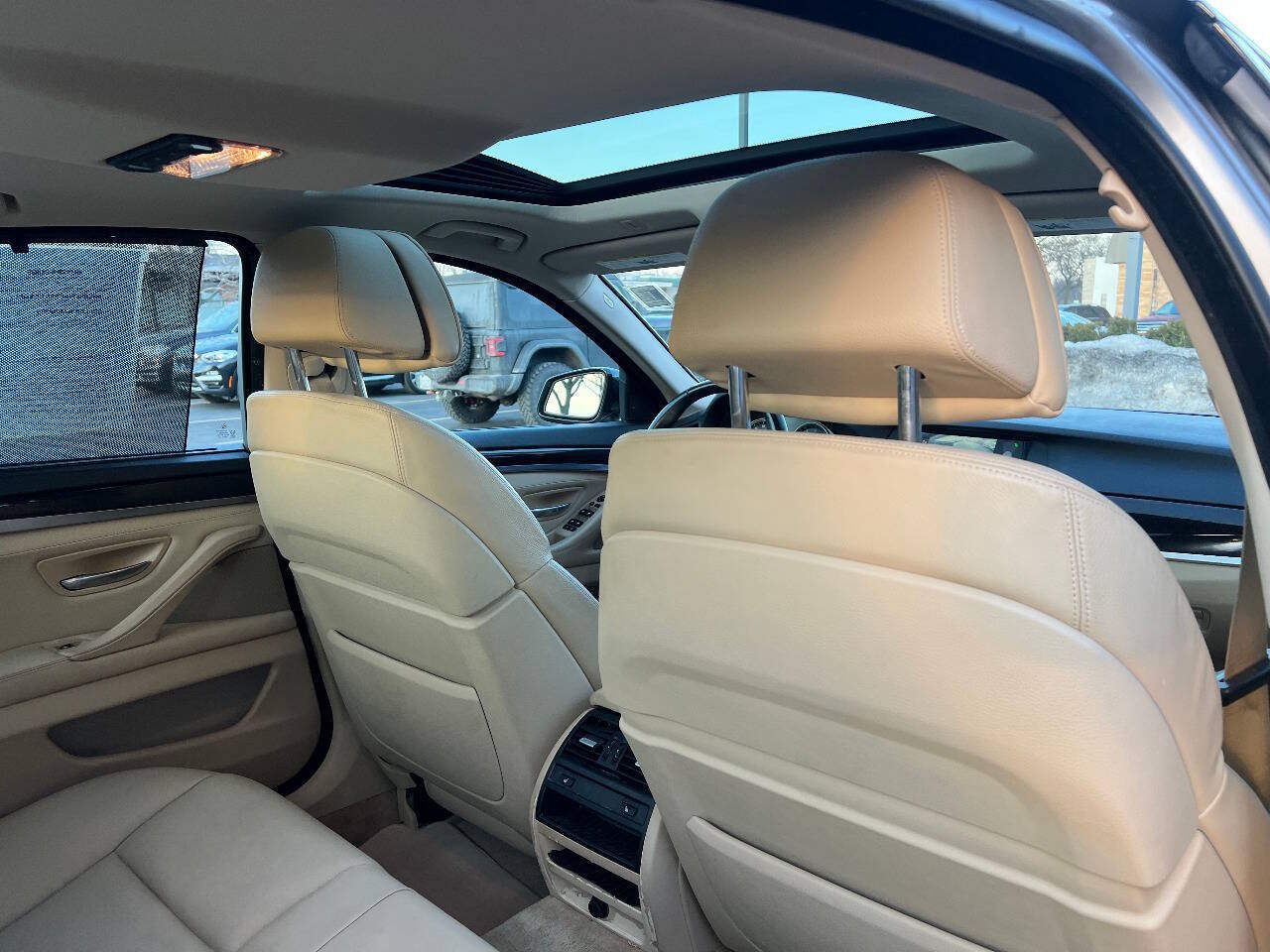 Used 2011 BMW 535i xDrive Sedan AWD/4WD image 26