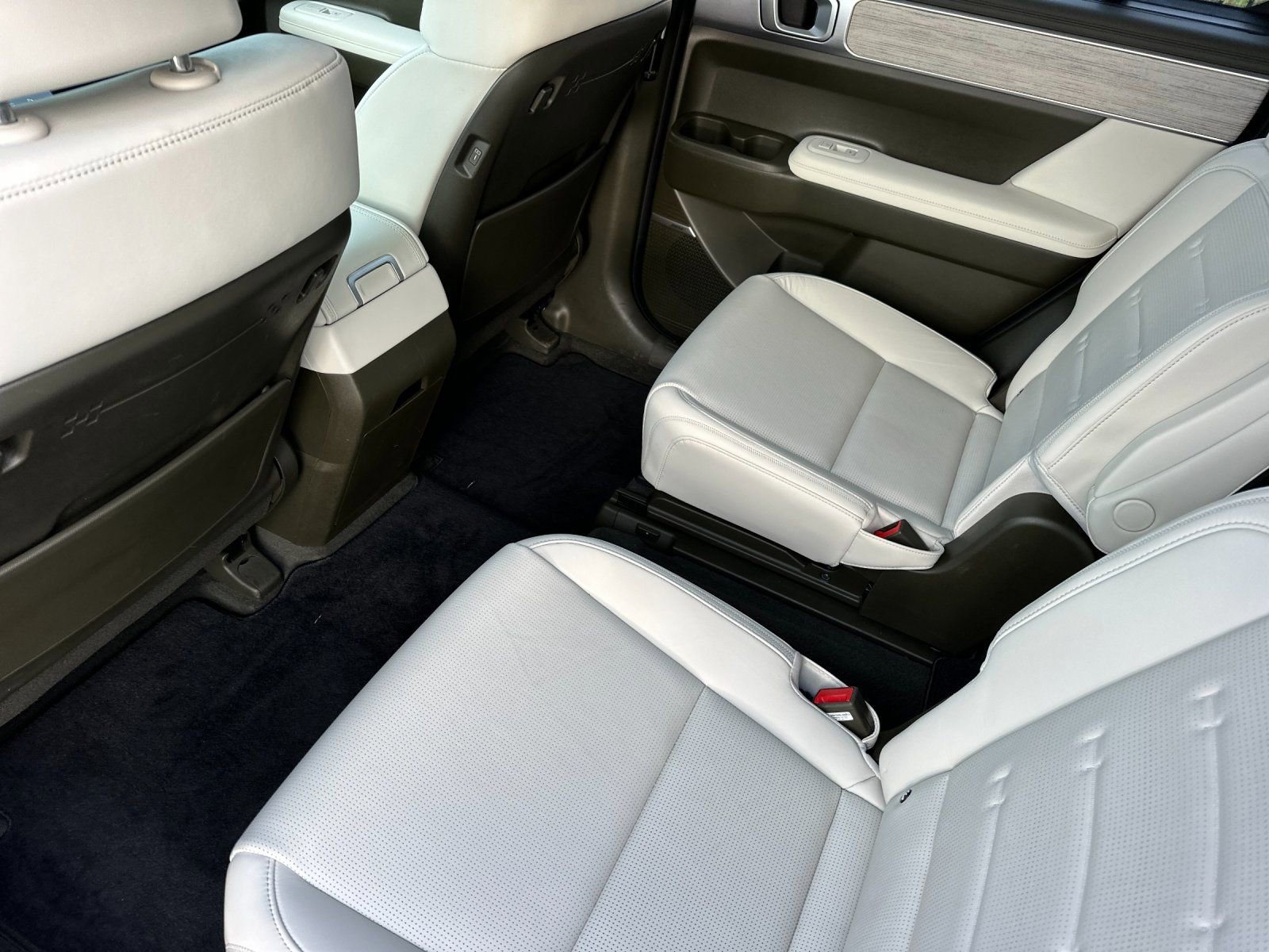 Used 2024 Hyundai Santa Fe Calligraphy image 11