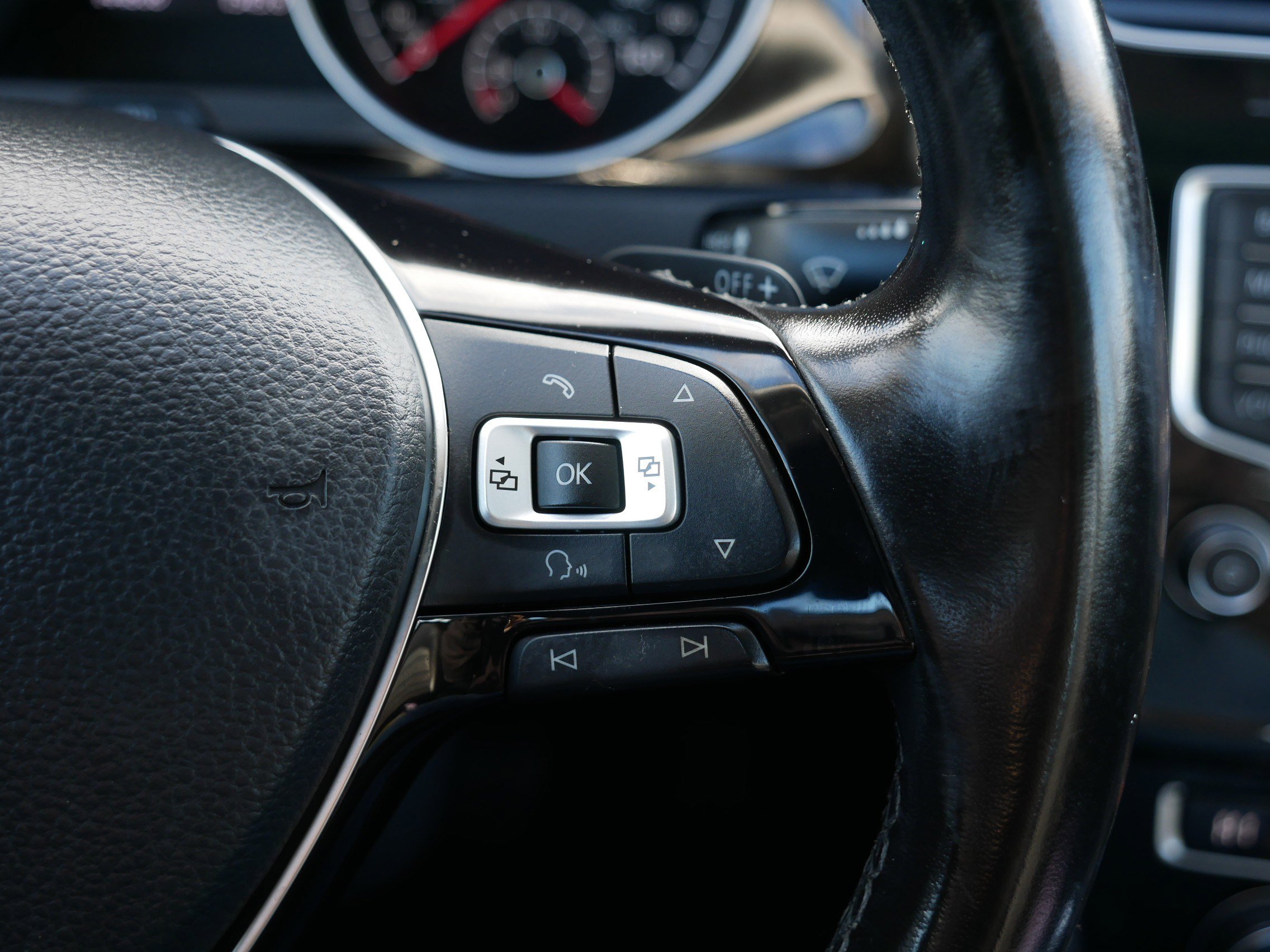 Used 2017 Volkswagen Golf SEL image 30