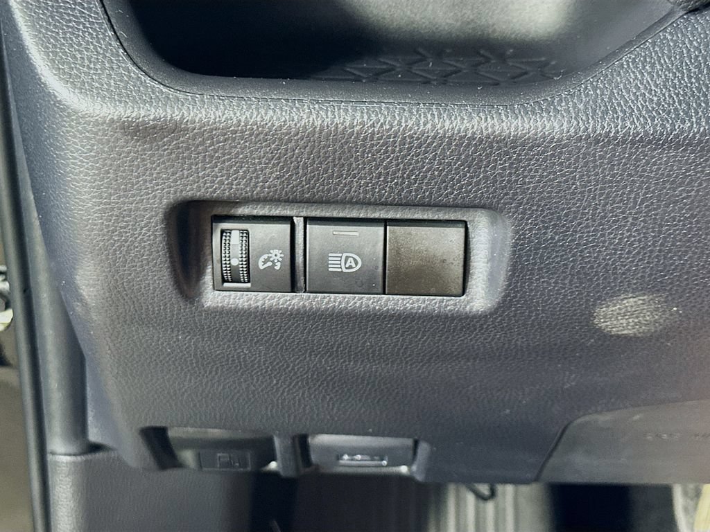 Used 2024 Toyota RAV4 LE FWD image 20