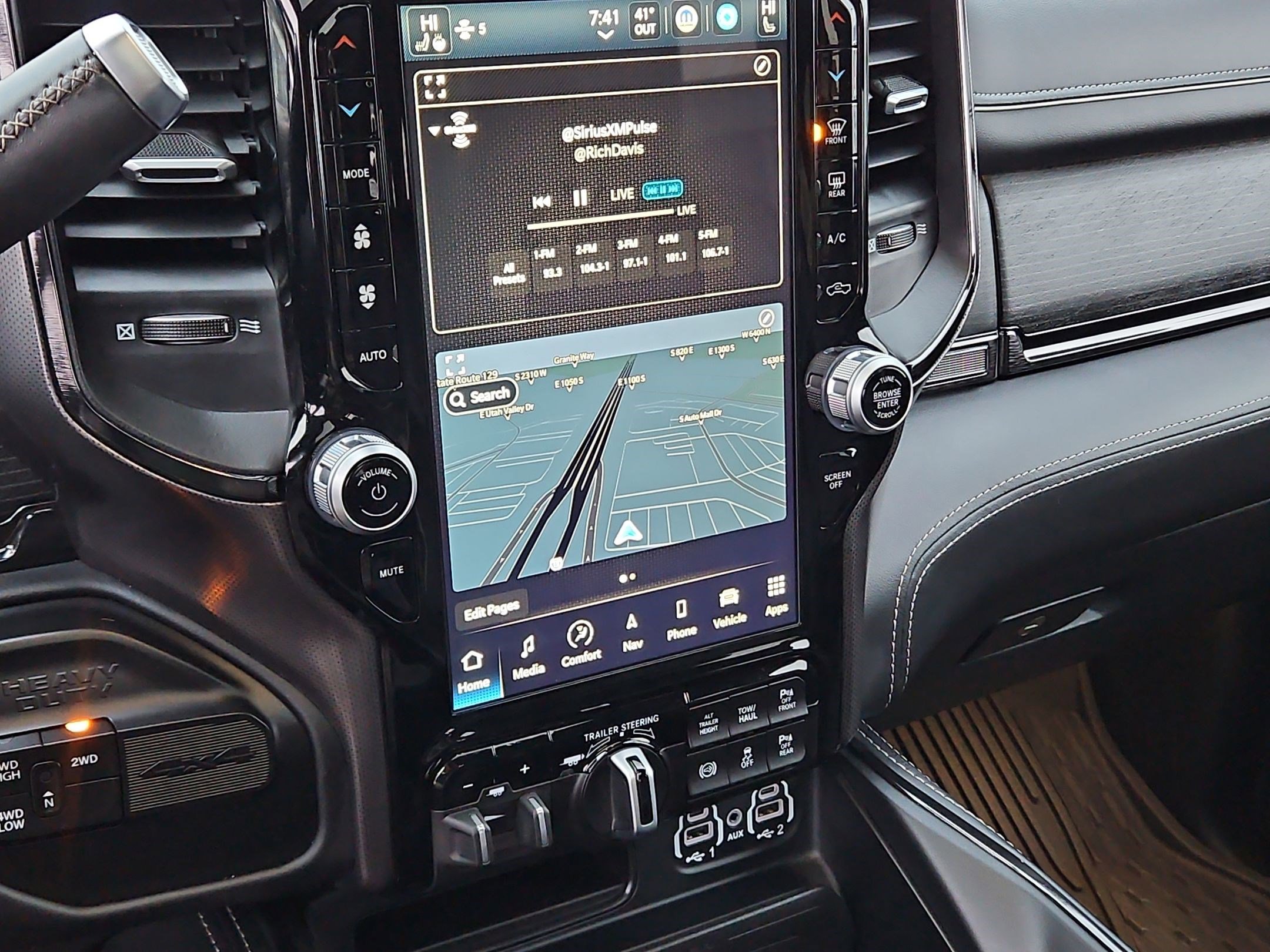 Used 2023 RAM 3500 Limited image 29