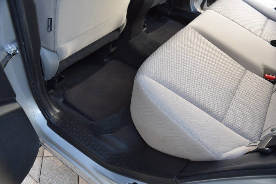 Used 2015 Subaru Forester 2.5i Premium w/ All-Weather Package AWD/4WD image 43