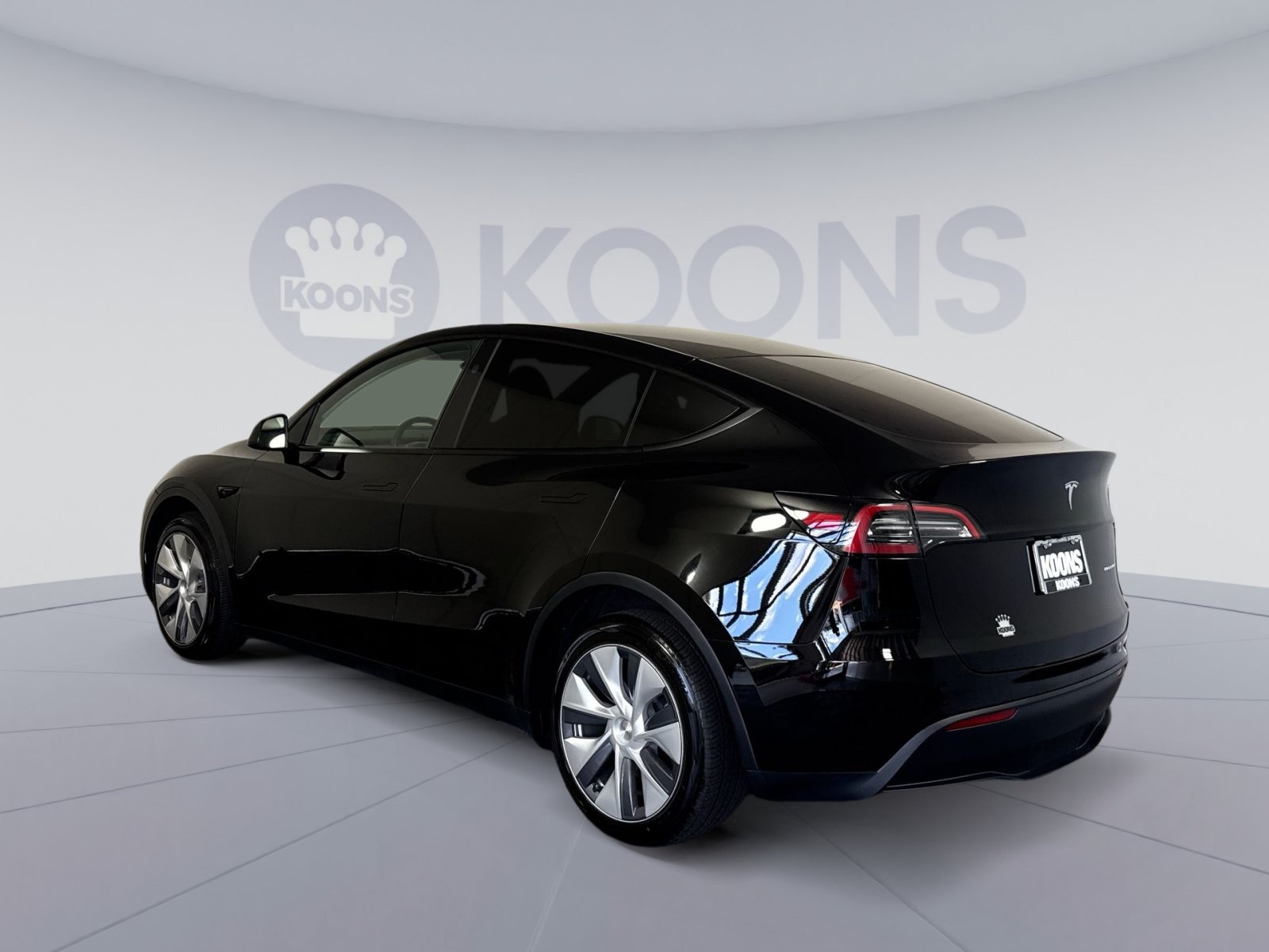 Used 2024 Tesla Model Y Long Range AWD/4WD image 4