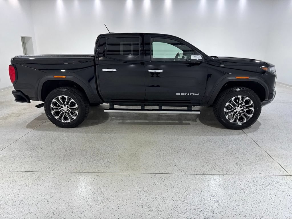 Used 2026 GMC Canyon Denali AWD/4WD image 6
