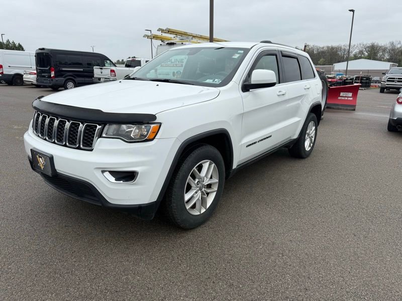 Used 2017 Jeep Grand Cherokee Laredo AWD/4WD image 3