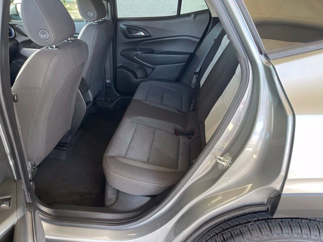 Used 2024 Chevrolet Trax LS w/ LS Convenience Package FWD image 8