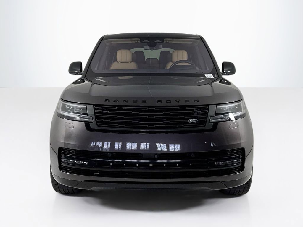 Used 2023 Land Rover Range Rover Long Wheelbase SE image 8