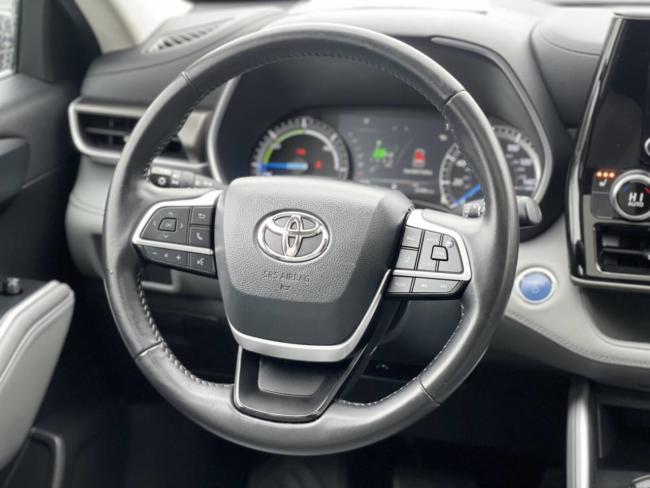 Used 2022 Toyota Highlander XLE image 20