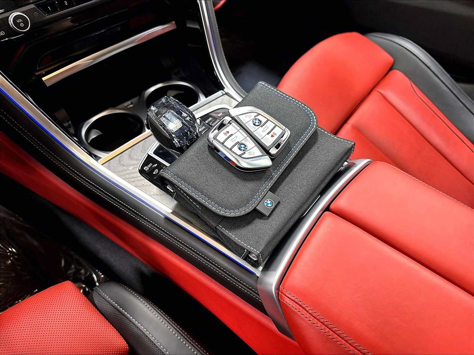 Used 2026 BMW 840i xDrive AWD/4WD image 38