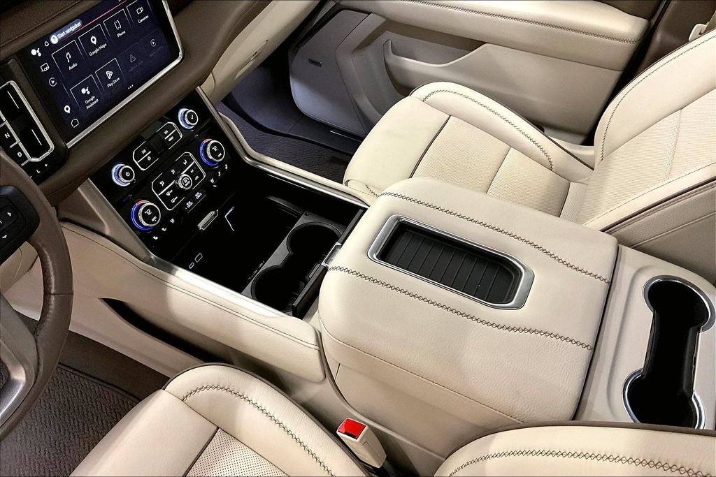 Used 2022 GMC Yukon Denali w/ Denali Premium Package AWD/4WD image 18
