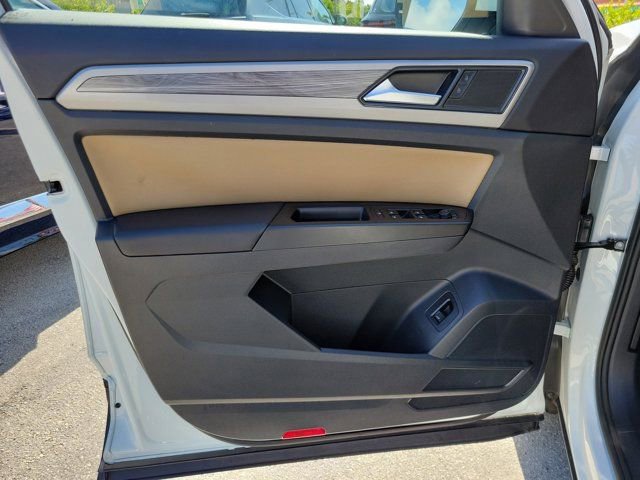Used 2020 Volkswagen Atlas Cross Sport SE AWD/4WD image 16