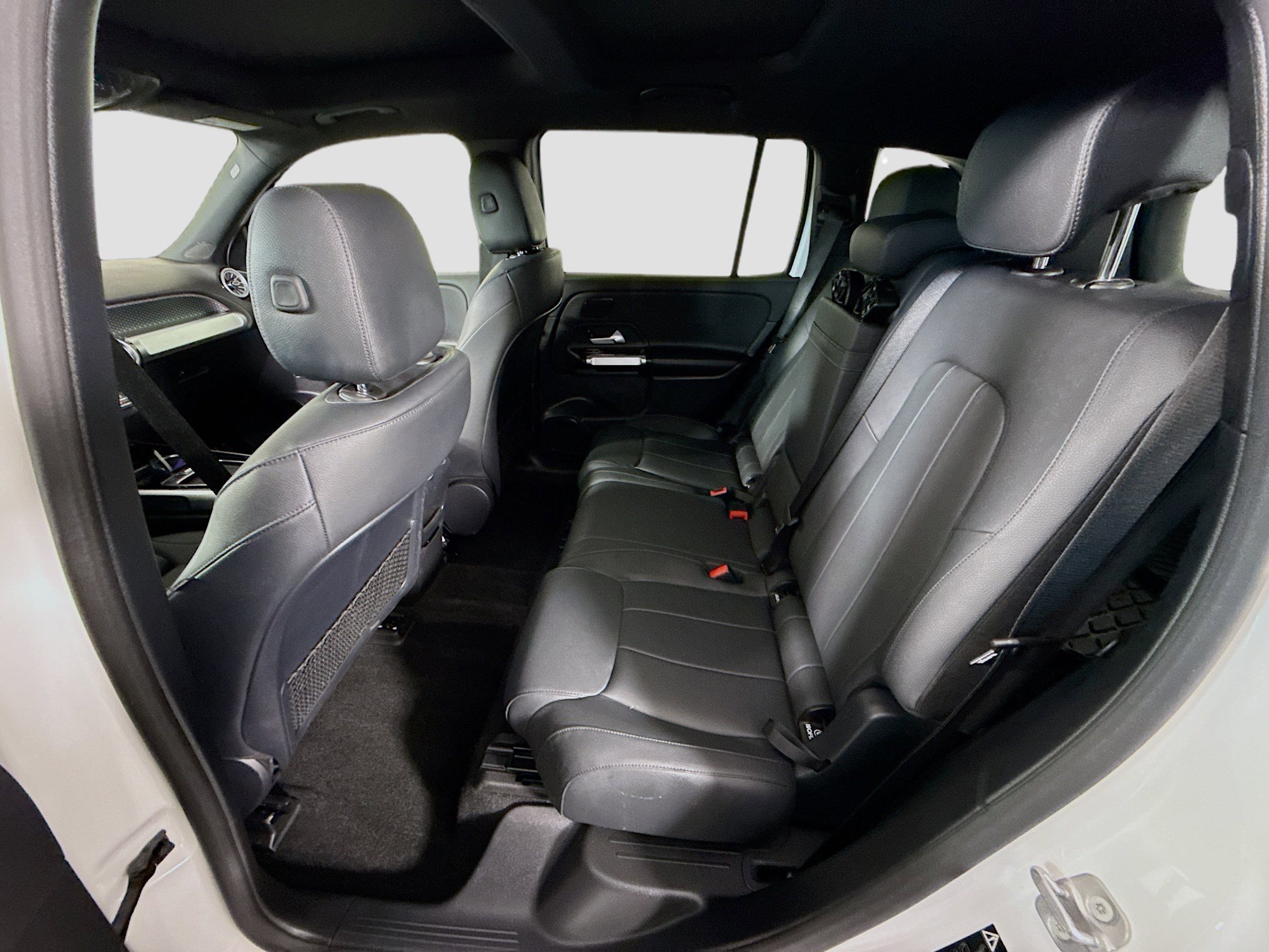 Used 2024 Mercedes-Benz EQB 300 4MATIC image 25