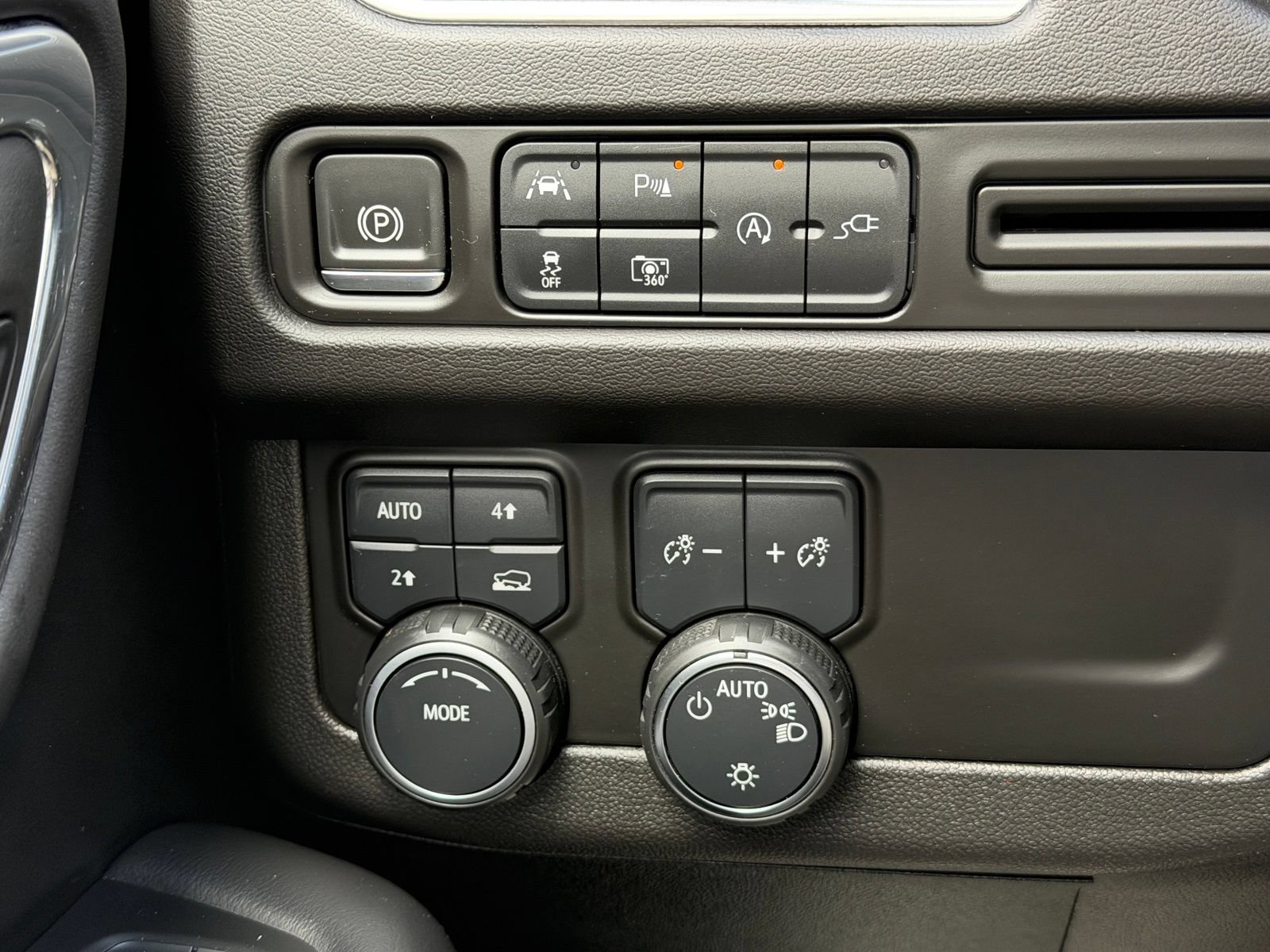 Used 2022 Chevrolet Tahoe LT w/ LT Signature Plus Package AWD/4WD image 19