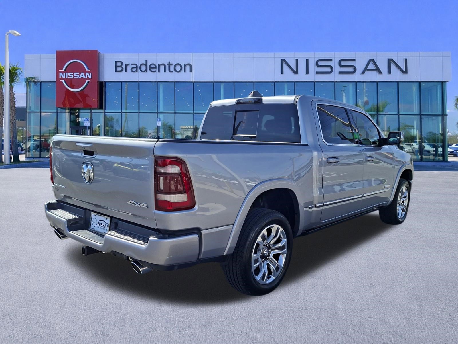 Used 2024 RAM 1500 Limited AWD/4WD image 5