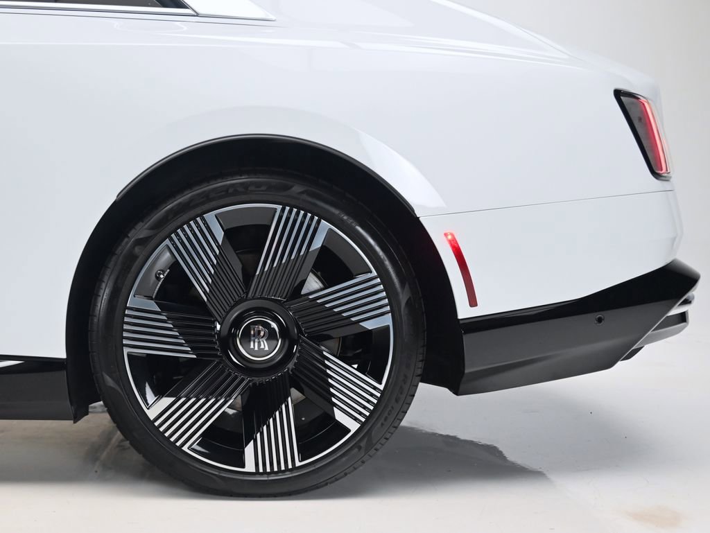 Used 2025 Rolls-Royce Spectre w/ Spectre Launch Package image 29