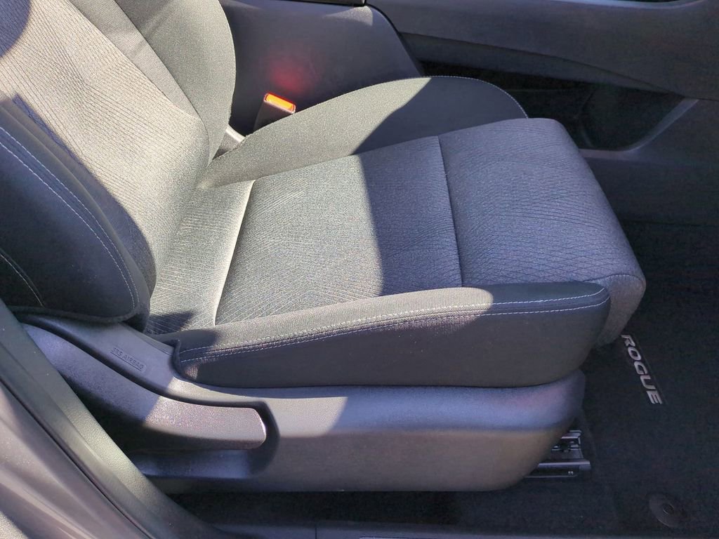 Certified 2024 Nissan Rogue SV image 38