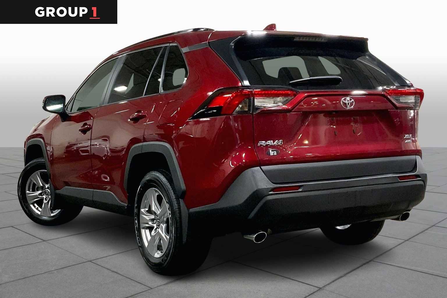 Used 2022 Toyota RAV4 XLE w/ Convenience Package image 12