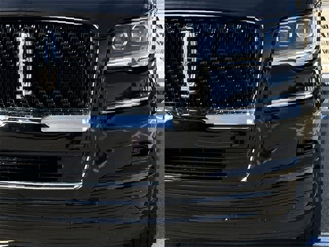 Used 2022 Lincoln Navigator Reserve image 9