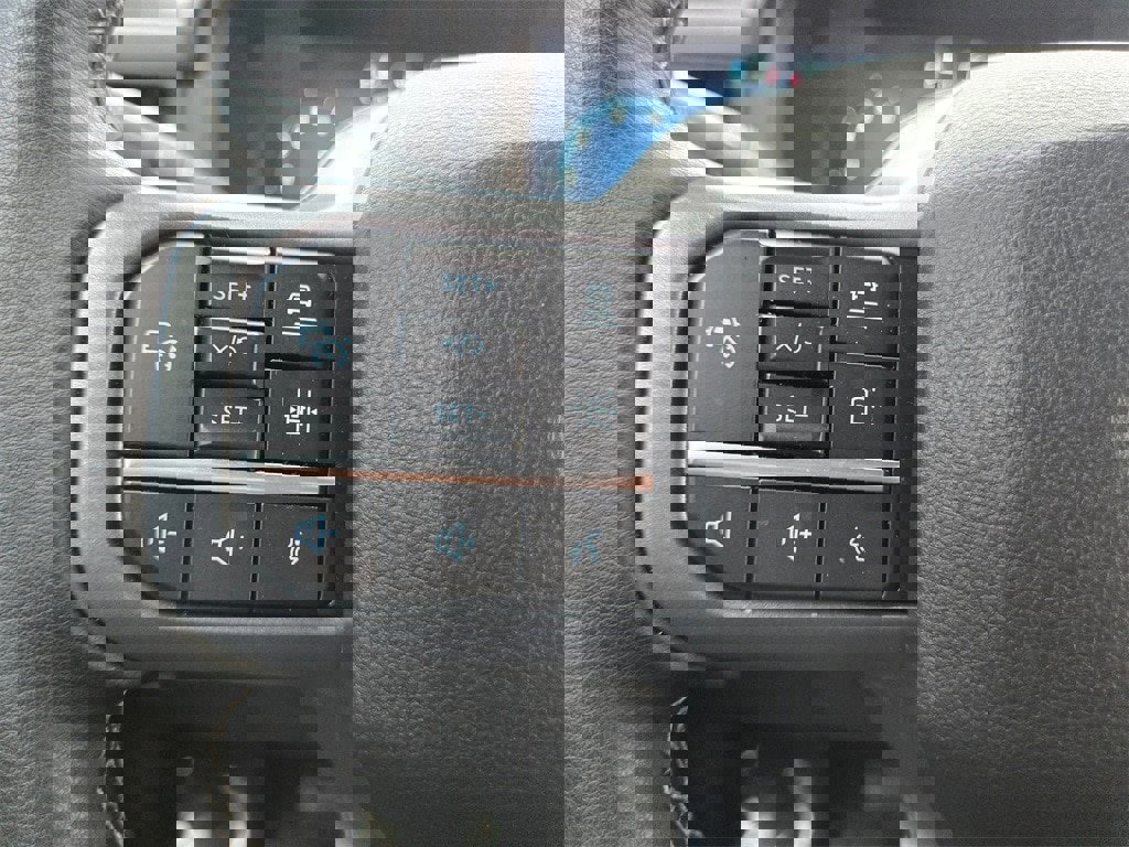 Used 2025 Ford F150 XLT w/ Equipment Group 302A MID image 18