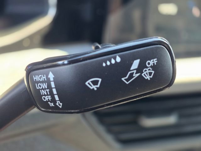 Used 2025 Volkswagen Jetta SE image 42