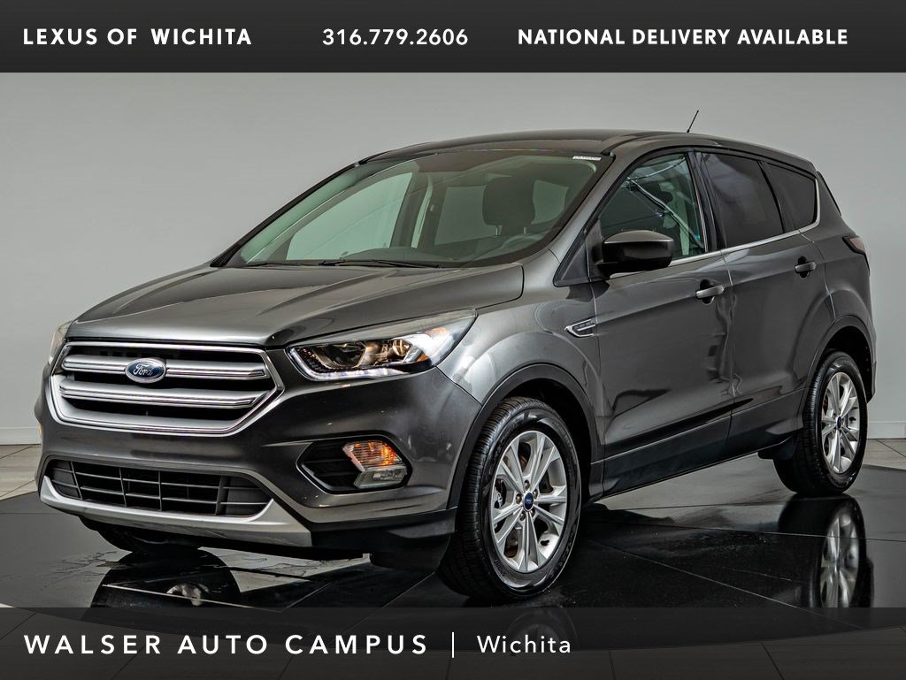 Used 2017 Ford Escape SE FWD image 1