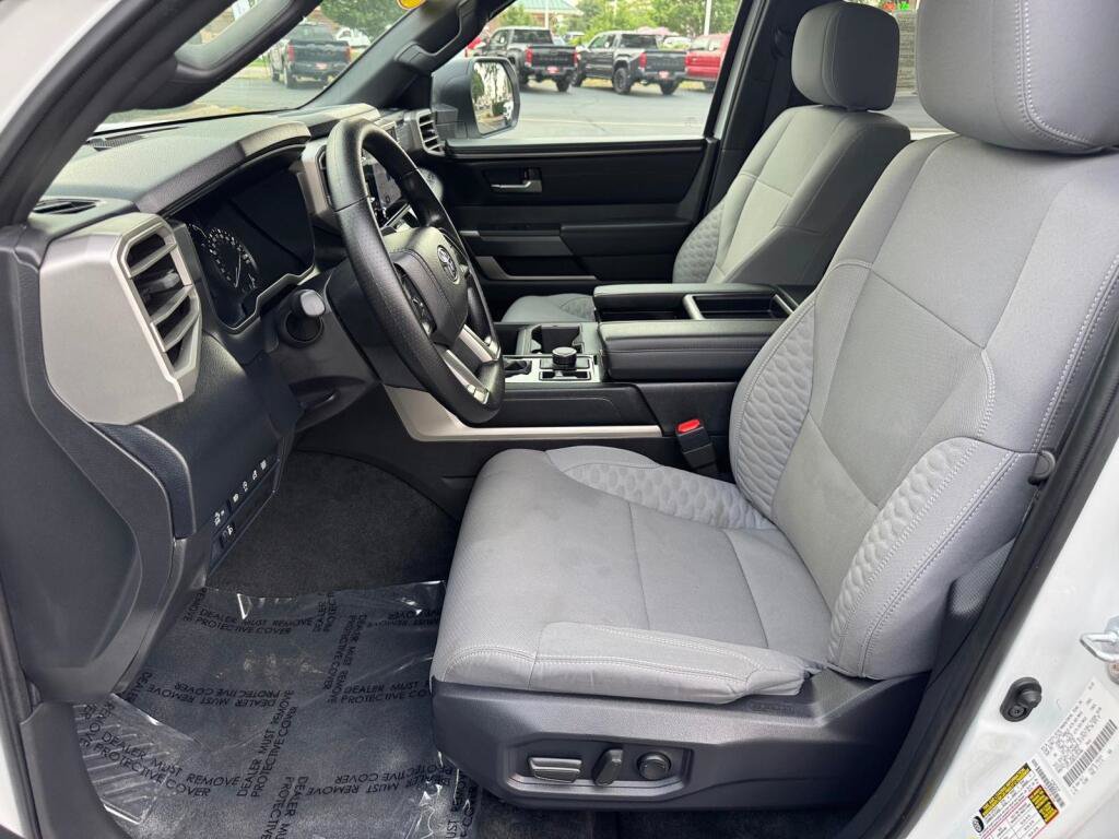 Certified 2025 Toyota Tundra SR5 AWD/4WD image 5