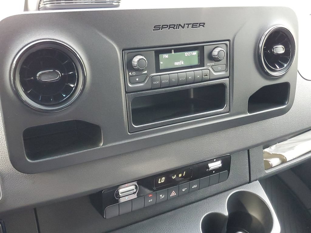 Used 2025 Mercedes-Benz Sprinter 2500 image 20