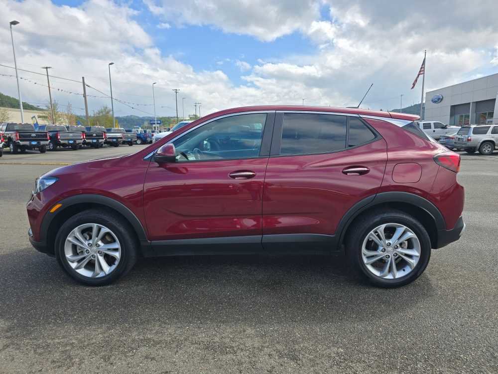 Used 2023 Buick Encore GX Preferred w/ Cold Weather Comfort Package image 2