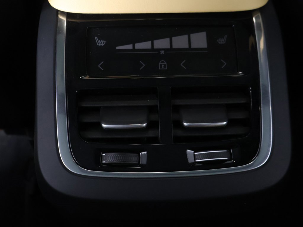 Used 2024 Volvo XC90 B6 Ultimate w/ Protection Package Premier image 55
