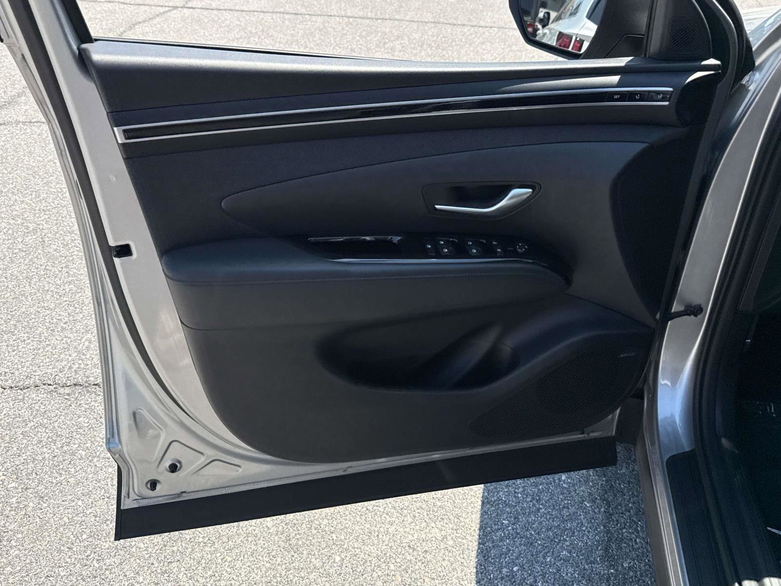 Certified 2023 Hyundai Tucson Limited AWD/4WD image 17