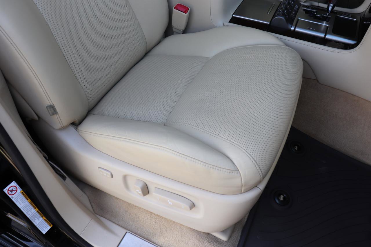 Used 2014 Lexus LX 570 4WD image 27