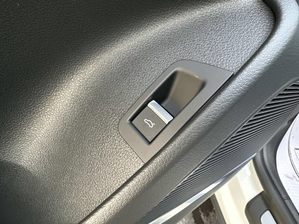 New 2026 Audi Q8 Prestige image 12