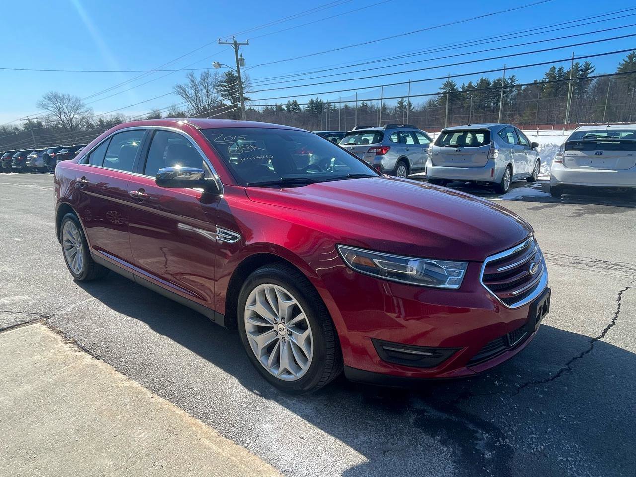 Used 2015 Ford Taurus Limited image 3