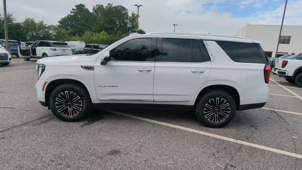 Used 2025 GMC Yukon Elevation AWD/4WD image 5