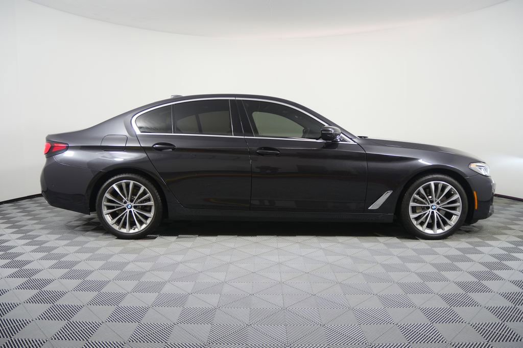 Certified 2023 BMW 530i w/ Premium Package image 2