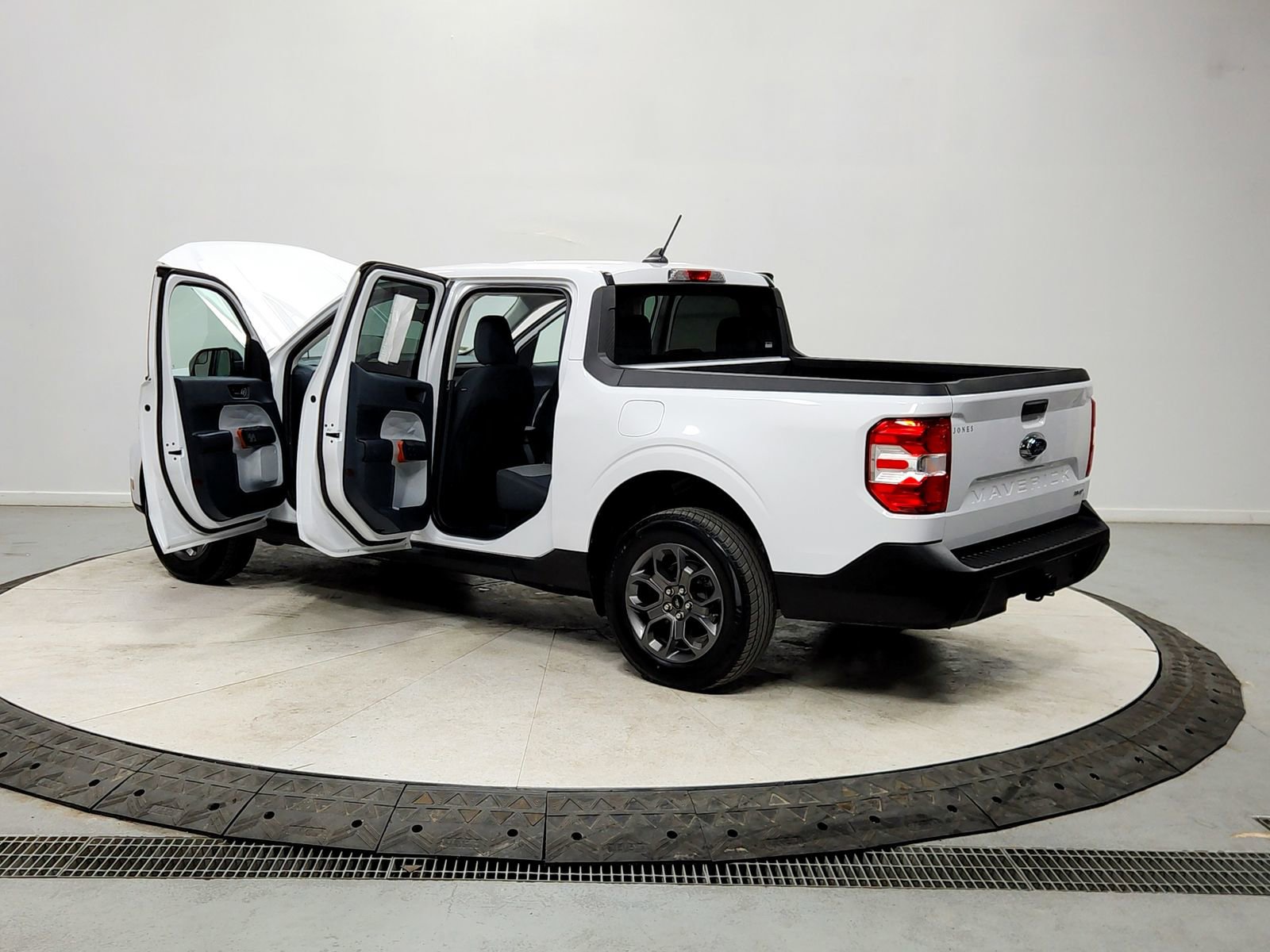 Used 2024 Ford Maverick XLT w/ Equipment Group 300A Standard image 13