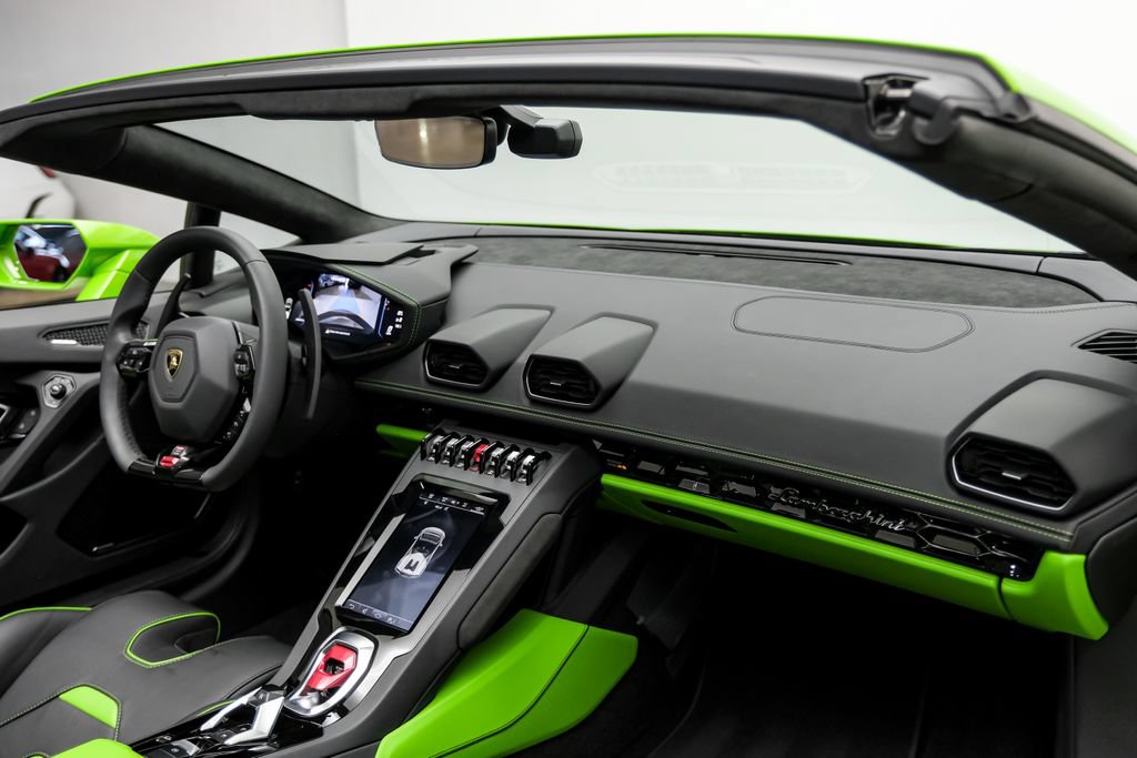 Used 2024 Lamborghini Huracan EVO AWD/4WD image 17