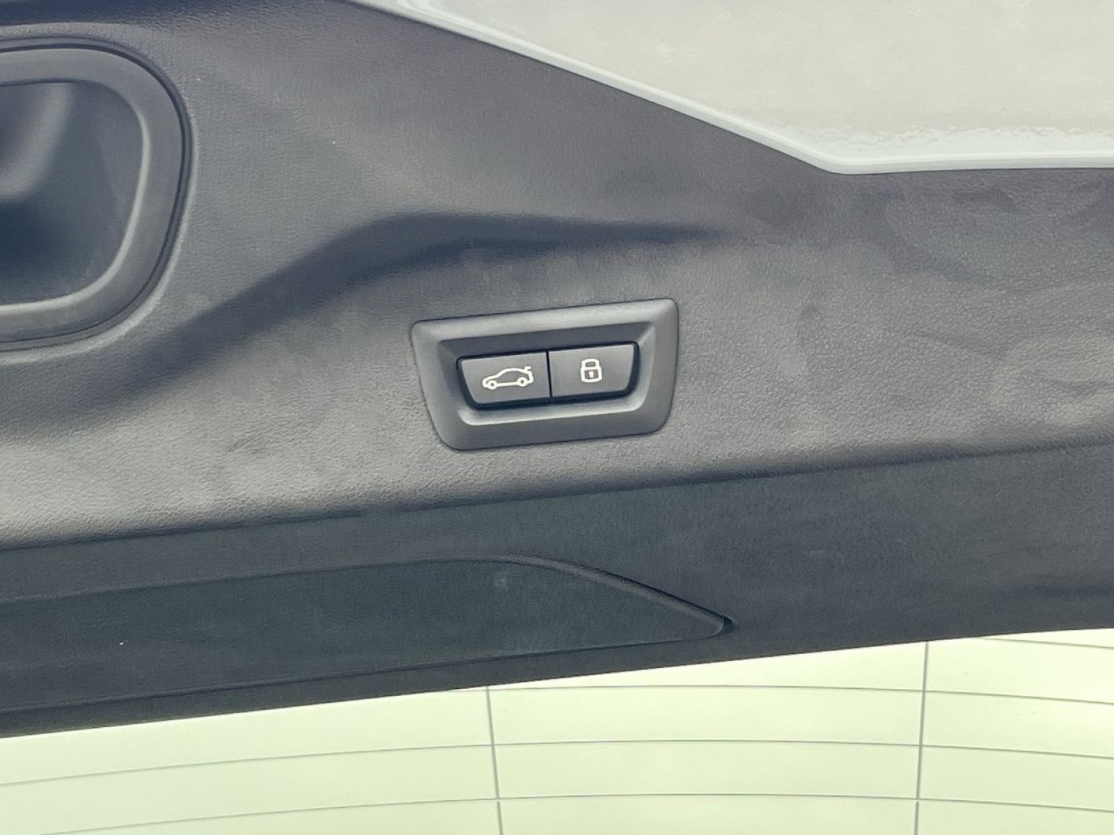 Used 2024 BMW X7 M60i w/ Executive Package image 29