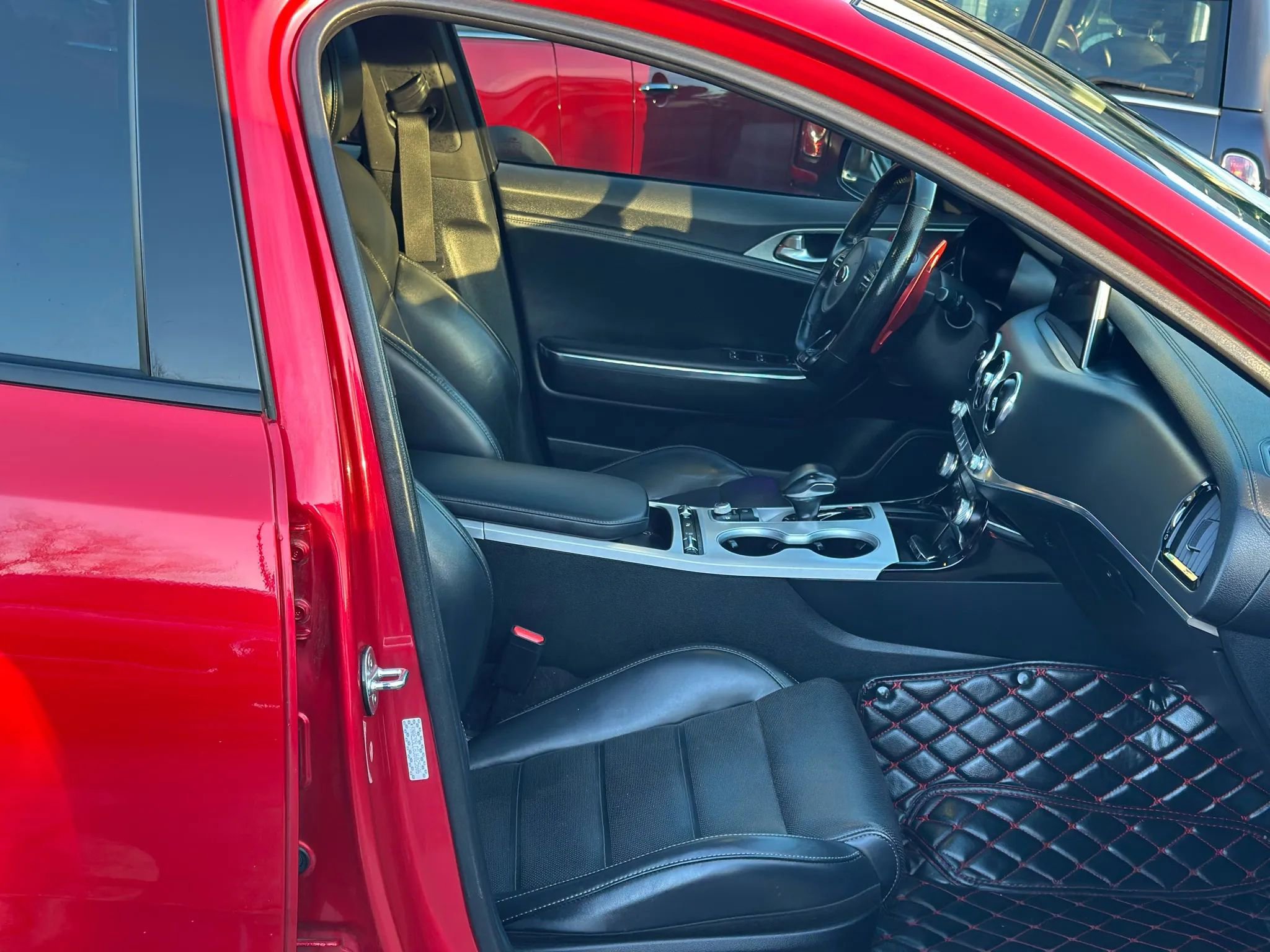 Used 2018 Kia Stinger GT2 image 22